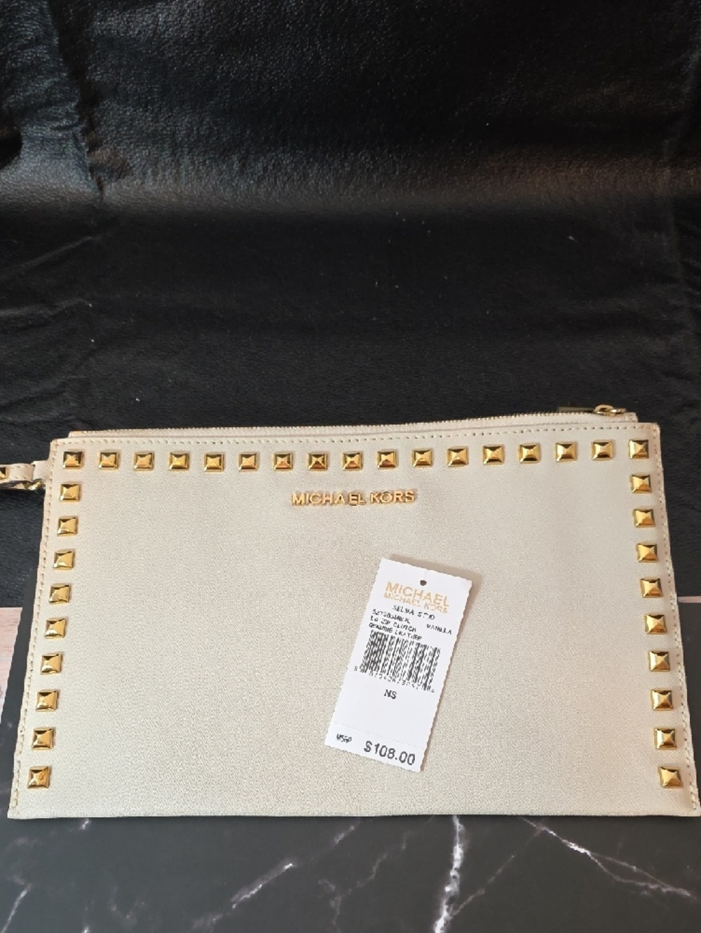 NWT Michael Kors Cream Leather Studded Wristlet with Gold Hardware - Picture 8 of 11